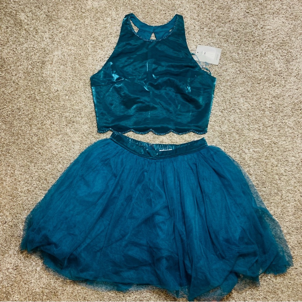 NWT 🏷️ 2 piece Holiday set